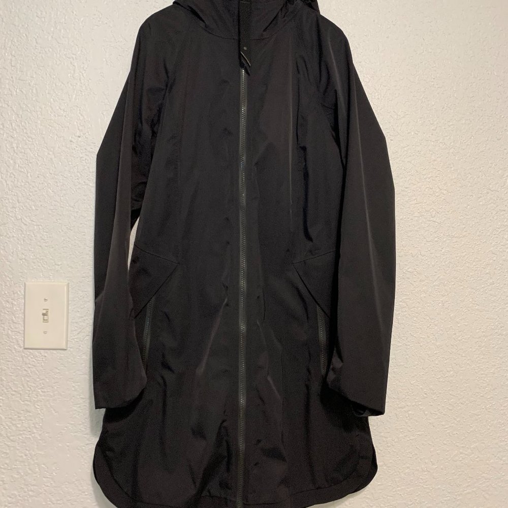 Lululemon rain coat, size 4